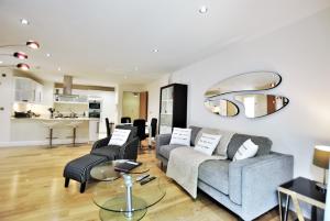 Gallery image of Spacious 2-Bedroom Apartment with Parking in Windsor in Windsor