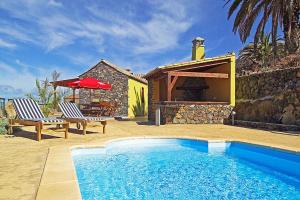 The swimming pool at or close to Casa Ceferino