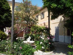 Zahrada ubytování Vesna Loft in Luino