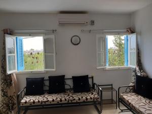 Area tempat duduk di Menzel Rayan