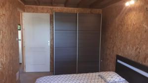 Postel nebo postele na pokoji v ubytování Villa saisonnière chez dédé