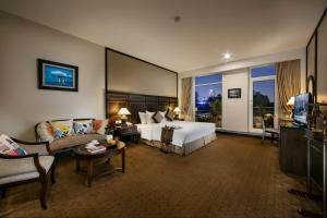 Gallery image of Zephyr Suites Boutique Hotel in Hanoi