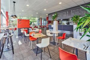 宜必思巴黎戴高乐机场酒店餐厅或其他用餐的地方