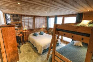 A bunk bed or bunk beds in a room at Chalet Monte Bianco