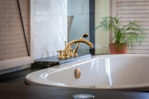 Koupelna v ubytování Hotel Hirschen in Freiburg-Lehen