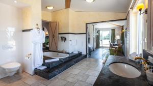 Koupelna v ubytování Hotel Hirschen in Freiburg-Lehen