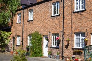 Gallery image of Secret City Courtyard Cottage Within Chester City Walls in Chester