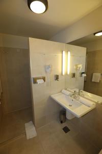 Hotel Ravna Gora tesisinde bir banyo