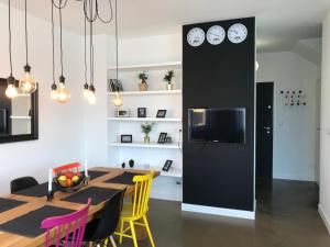 Kuchyňa alebo kuchynka v ubytovaní Apartament "WARSZAWA"