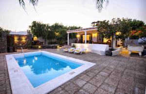 Πισίνα στο ή κοντά στο La Retreat