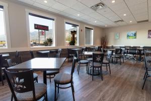 Gallery image of The Kanata Inns Invermere in Invermere