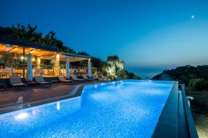 The swimming pool at or close to Aqua Oliva Resort Syvota