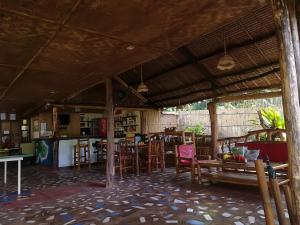 Restaurace v ubytování Bohol-Lahoy Dive Resort