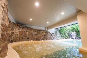 Bassein majutusasutuses Hua Ge Hot Spring Hotel või selle lähedal