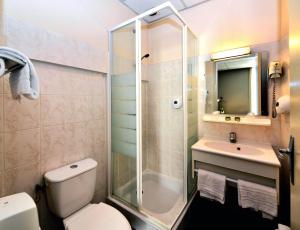 Koupelna v ubytování Hôtel Concorde - Rodez Centre Ville
