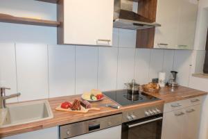 Virtuvė arba virtuvėlė apgyvendinimo įstaigoje Ferienwohnung Uhl