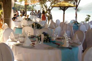A restaurant or other place to eat at Hotel Penelope Még 31 kép