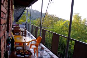 Balcony o terrace sa Maya Guest House