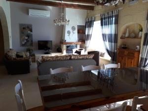Posezení v ubytování Twilight Holiday Home