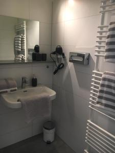 Kylpyhuone majoituspaikassa Stadt-Gut-Hotels - Das Kleine Hotel