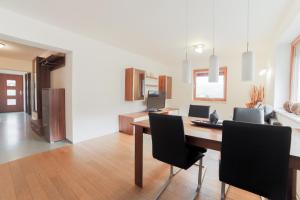 TV a/nebo společenská místnost v ubytování Apartment Eberharter