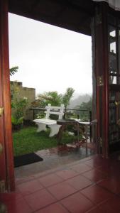 Taman di luar Bethel Rest Homestay