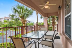 Ein Balkon oder eine Terrasse in der Unterkunft Orlando Resort Rentals at Universal Boulevard