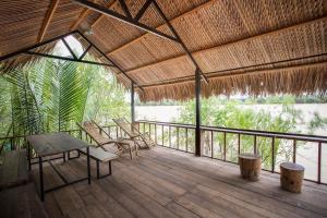 Balkón nebo terasa v ubytování Mekong Home