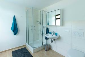 Bilik mandi di Blumenmeer Appartment
