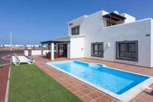 Basen w obiekcie Hipoclub Villas, Aguamarina 4 lub w pobliżu