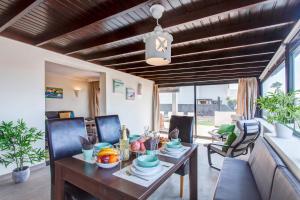 Część wypoczynkowa w obiekcie Hipoclub Villas, Aguamarina 4