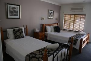 Karuah Riverside Motel客房内的一张或多张床位