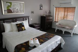 Karuah Riverside Motel客房内的一张或多张床位