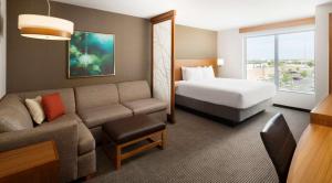 Postel nebo postele na pokoji v ubytování Hyatt Place Lubbock