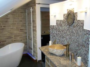 Koupelna v ubytování Loft-Ferienwohnung zur "Kfz-Schenke"