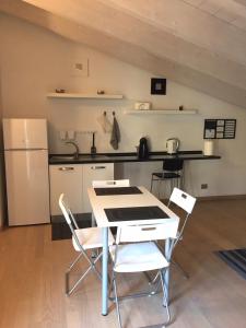 Kuchyňa alebo kuchynka v ubytovaní RESIDENZA VIRGILIANA SUITE con terrazza-Centro Storico