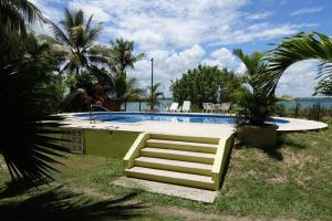 Bazén v ubytování Hotel Bahia Taitza nebo v jeho okolí