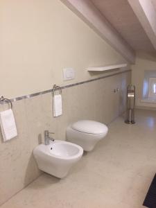 Kúpeľňa v ubytovaní RESIDENZA VIRGILIANA SUITE con terrazza-Centro Storico