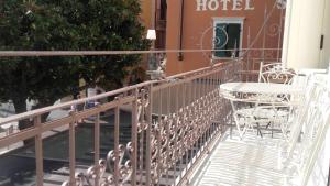 A balcony or terrace at Gioel Studio