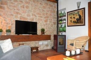 A television and/or entertainment centre at Cal Triquell