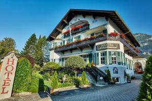 Nespecifikovaný výhled na hory nebo výhled na hory při pohledu z hotelu