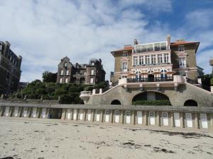 Gallery image of Hotel Villa Reine Hortense in Dinard