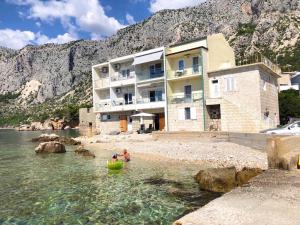 Gallery image of Apartment Sol - 5m from the sea in Drasnice