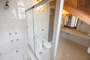 Bagno di Johnscher by SJ - San Juan Curitiba