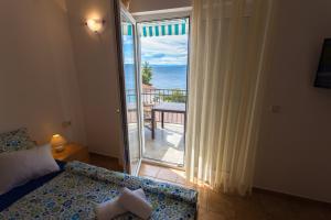 Posteľ alebo postele v izbe v ubytovaní Apartment in Okrug Gornji with 1