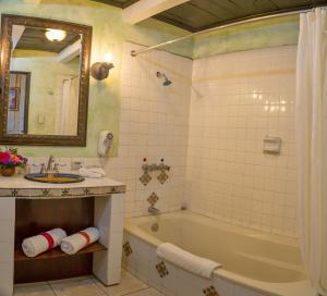 Ein Badezimmer in der Unterkunft Hotel Convento Santa Catalina by AHS