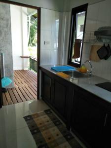 Kuchyň nebo kuchyňský kout v ubytování Sean Sabai Home e Ristobar + 37 fotografií