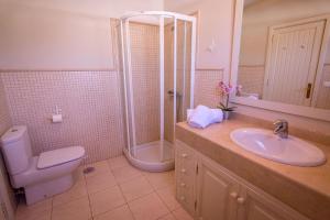 Koupelna v ubytování Villa Carmen Lanzarote + 15 fotografií