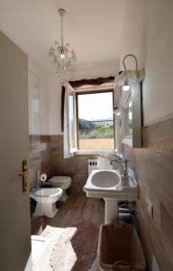 A bathroom at Shabby House Nonna Peppa Még 26 kép