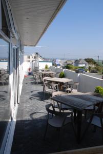 A restaurant or other place to eat at Pentire Hotel